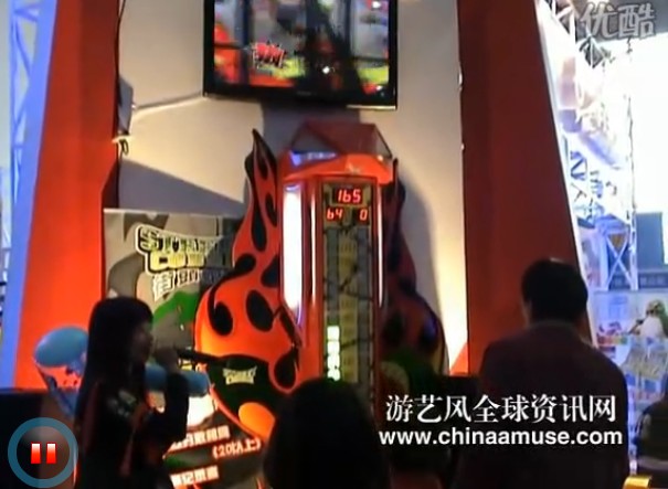 2010中山游博会尚莹公司街头蛇王(视频)